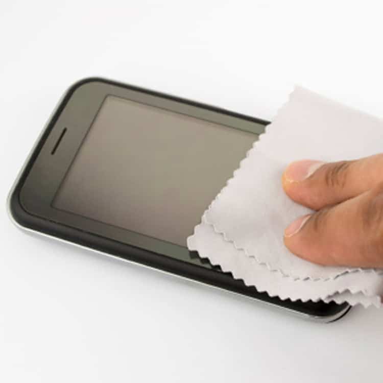 limpiar pantalla del móvil