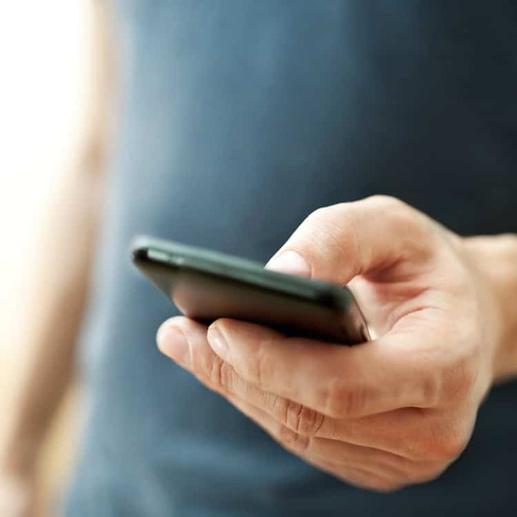 Carga el móvil usando la pantalla