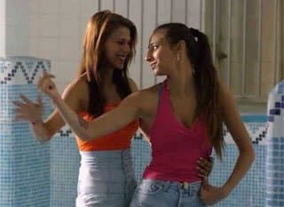 Carmen y Lola, con la colaboración de Orange