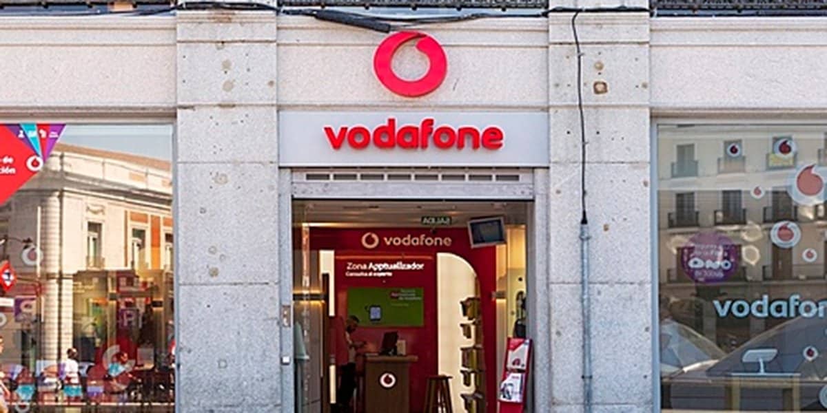 vodafone cierra tiendas fisicas