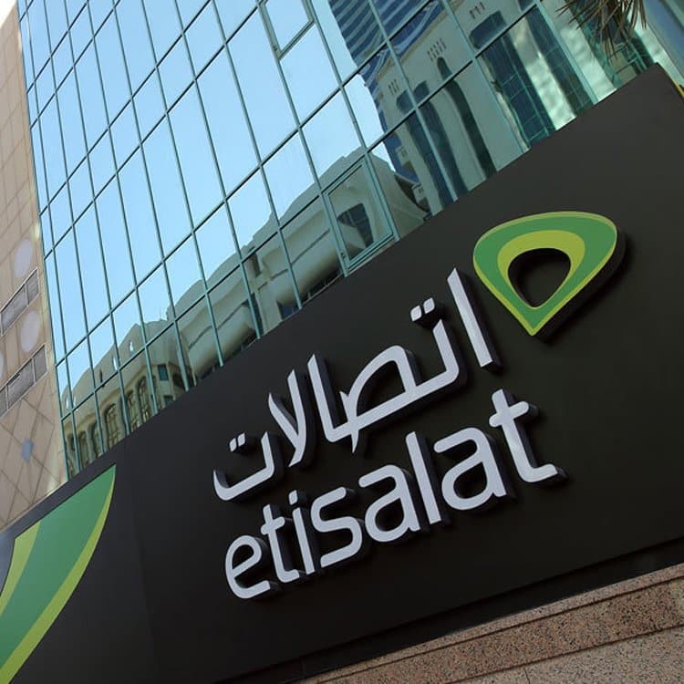 Etilasat compra Vodafone